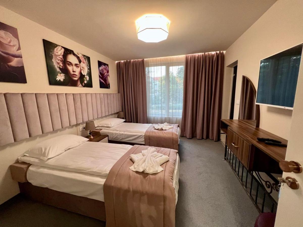 Floral Boutique Hotel Pleven Eksteriør billede